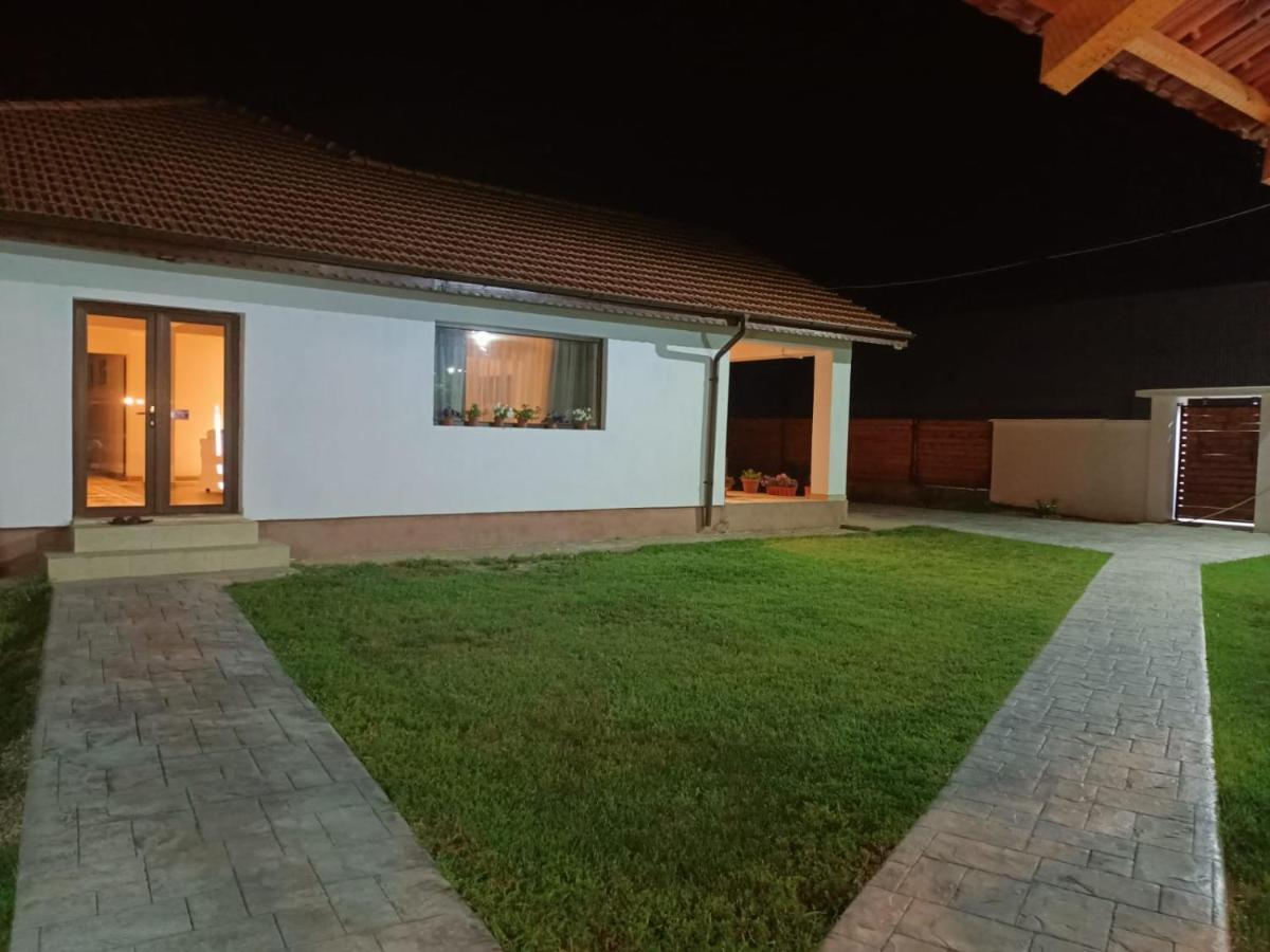 Family House Pristol Apartment Exterior foto