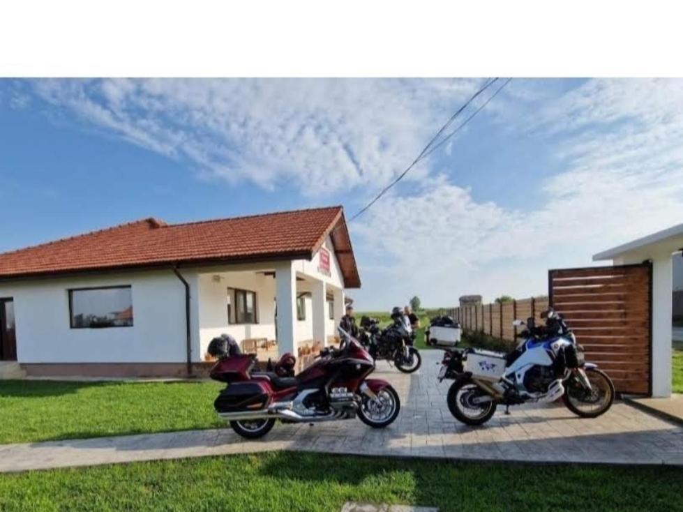 Family House Pristol Apartment Exterior foto